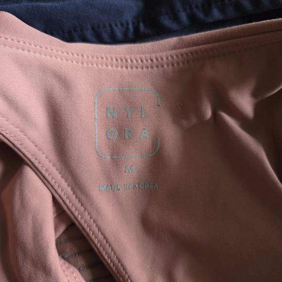 New NYLORA Tessa Built-In Bra CrissCross Elastic Back Navy/Dusty Tank Top Medium - Picture 9 of 10